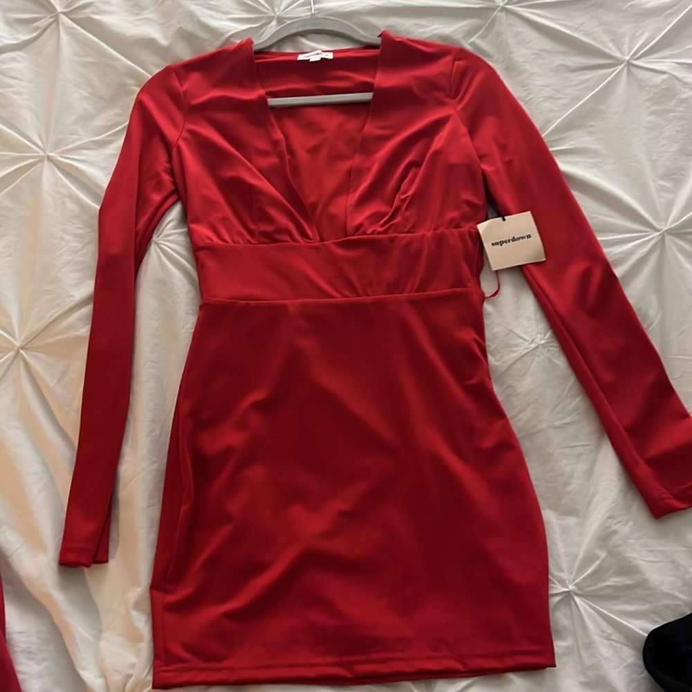 NWT Superdown Red “Isle” Deep V Long Sleeve Mini Dress - Picture 6 of 6